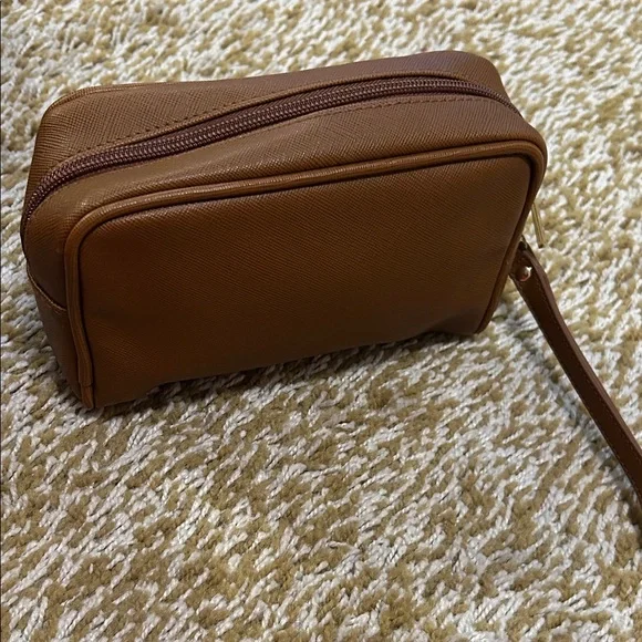 Michael Kors Tan Toiletry / cosmetic Bag - Picture 3 of 7